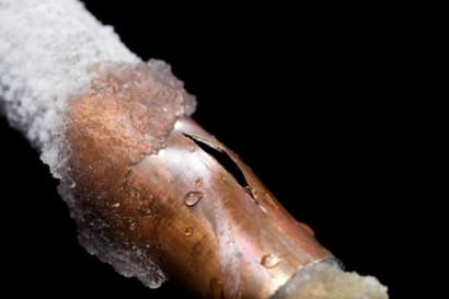 broken frozen pipe 